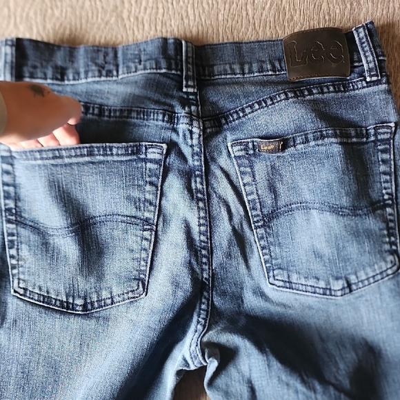 Lee Men's Classic Straight Blue Jeans - Picture 6 of 8